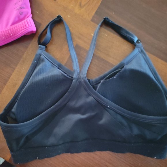 Nike sports bras - Picture 4 of 7
